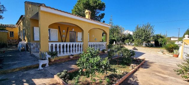 Foto 2 de Xalet en venda a Pedralba de 3 habitacions amb terrassa i piscina