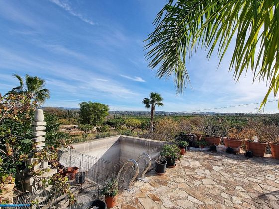 Foto 2 de Xalet en venda a Pedralba de 3 habitacions amb piscina i garatge