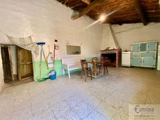 Foto 1 de Casa en venda a Manganeses de la Lampreana de 4 habitacions i 640 m²