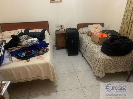 Foto 2 de Casa en venta en Villaralbo de 2 habitaciones con calefacción