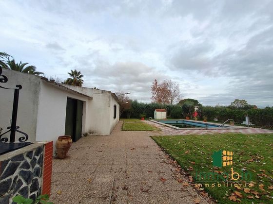 Foto 1 de Casa en venda a Don Benito de 4 habitacions amb piscina i jardí