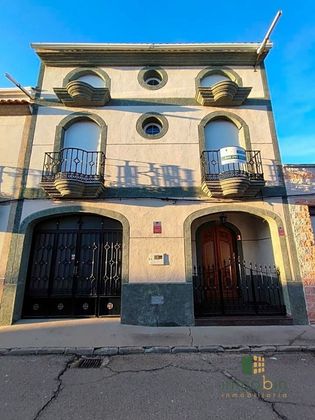 Foto 2 de Casa en venta en Santa Amalia de 3 habitaciones con terraza y balcón
