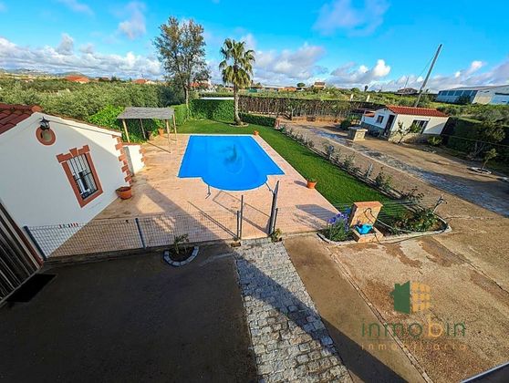 Foto 1 de Casa en venta en Don Benito de 5 habitaciones con piscina y jardín