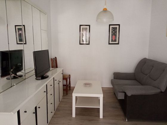 Foto 2 de Pis en venda a calle Antonio Reyes Huertas de 3 habitacions amb terrassa i aire acondicionat