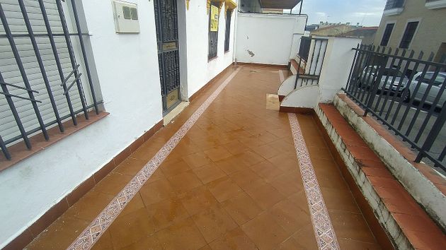 Foto 1 de Casa adossada en venda a calle Peña Redonda de 3 habitacions amb terrassa i aire acondicionat
