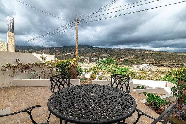 Foto 2 de Casa adossada en venda a Arico de 2 habitacions amb terrassa i jardí