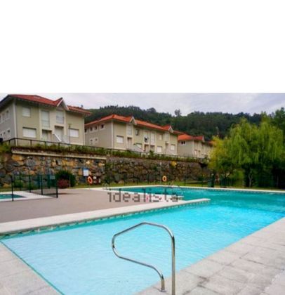 Foto 1 de Casa adossada en venda a Arredondo de 3 habitacions amb piscina i garatge