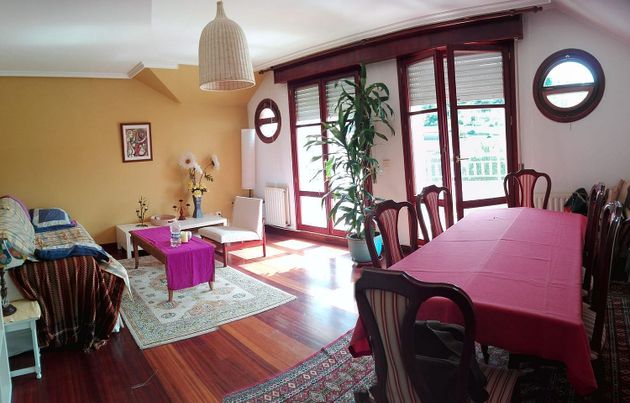 Foto 2 de Àtic en venda a Limpias de 3 habitacions amb terrassa i calefacció