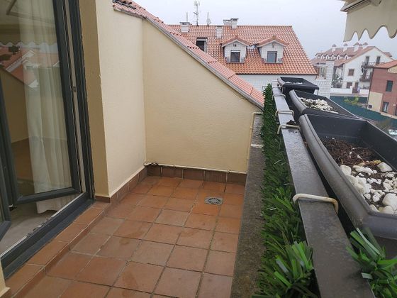 Foto 2 de Àtic en venda a Meruelo de 3 habitacions amb terrassa i piscina