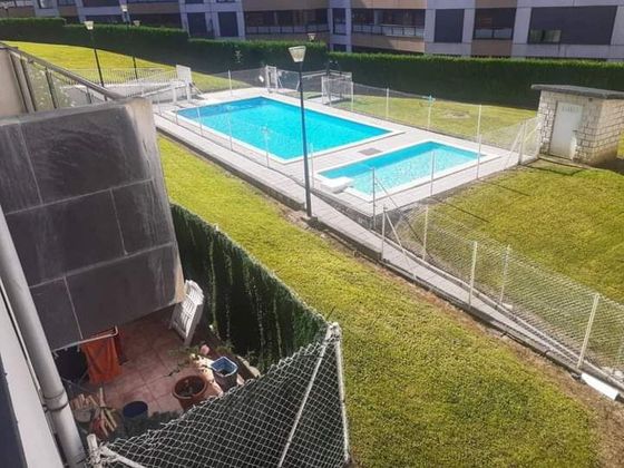 Foto 2 de Piso en venta en Ramales de la Victoria de 3 habitaciones con terraza y piscina