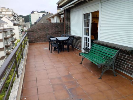 Foto 2 de Dúplex en venda a Laredo de 2 habitacions amb terrassa i garatge