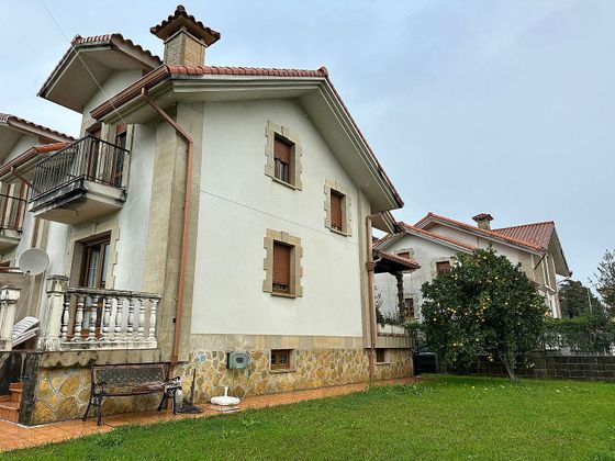 Foto 2 de Casa adossada en venda a Arnuero de 3 habitacions amb terrassa i garatge