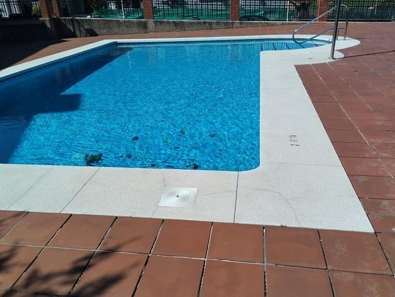 Foto 1 de Venta de piso en Meruelo de 2 habitaciones con terraza y piscina