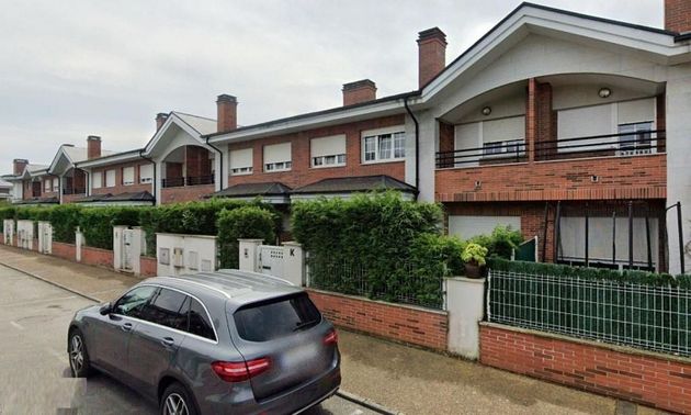 Foto 2 de Casa en venda a Corvera de Asturias de 3 habitacions amb terrassa i garatge