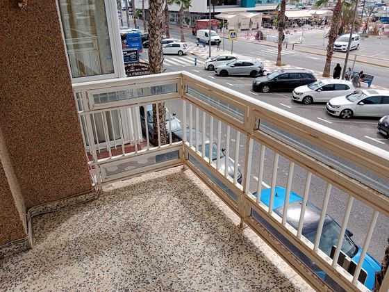 Foto 2 de Venta de piso en calle Fernando Perez Ojeda de 4 habitaciones con balcón y ascensor