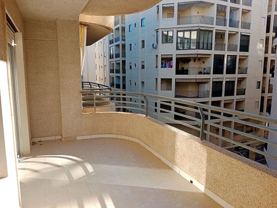 Foto 1 de Venta de piso en Centro - Santa Pola de 2 habitaciones con terraza y calefacción