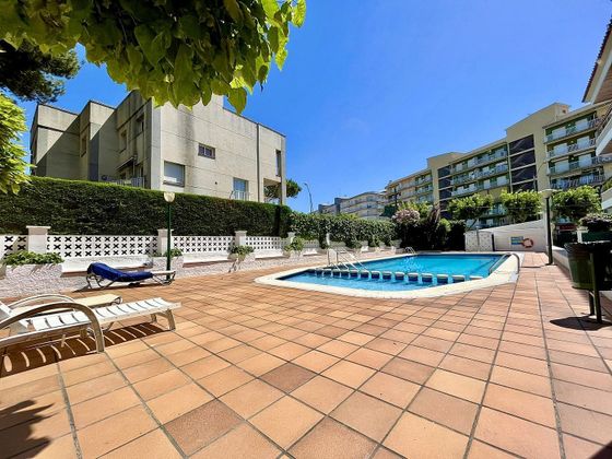 Foto 2 de Pis en venda a calle Siena de 3 habitacions amb terrassa i piscina