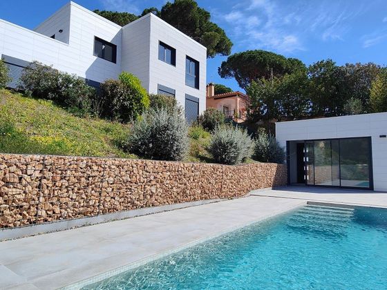 Foto 2 de Xalet en venda a calle Llorenç Vilallonga de 3 habitacions amb terrassa i piscina