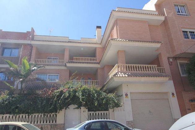 Foto 2 de Venta de casa adosada en calle Jaume II de 5 habitaciones con terraza y garaje