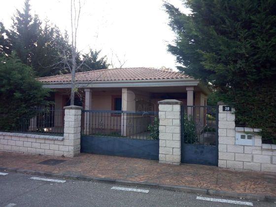 Foto 2 de Casa en venda a Santibáñez el Alto de 2 habitacions amb garatge i jardí