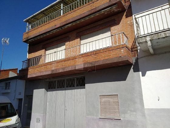 Foto 1 de Casa adosada en venta en Zarza de Granadilla de 4 habitaciones con terraza