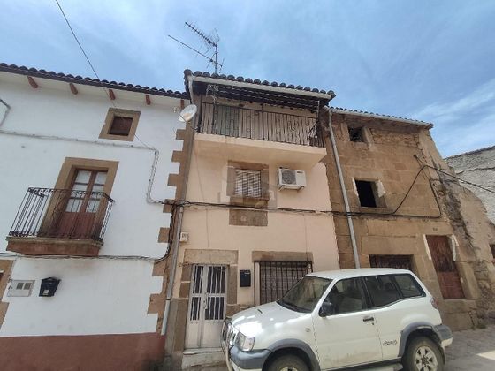 Foto 1 de Casa en venda a Perales del Puerto de 4 habitacions i 1744 m²