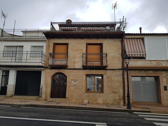 Foto 2 de Casa adossada en venda a Tejeda de Tiétar de 8 habitacions amb terrassa i balcó