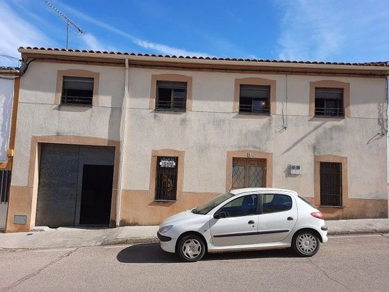 Foto 1 de Casa adossada en venda a calle Tesoro de 7 habitacions amb terrassa i garatge