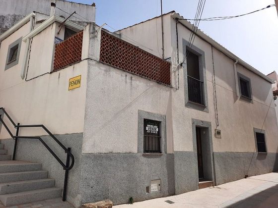 Foto 1 de Venta de casa adosada en calle Alcazar de 4 habitaciones con terraza