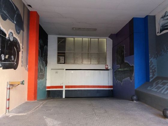 Foto 2 de Garaje en venta en Ensanche - Diputación de 9 m²