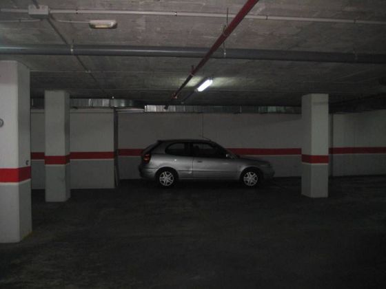 Foto 1 de Garaje en alquiler en Ensanche - Diputación de 17 m²