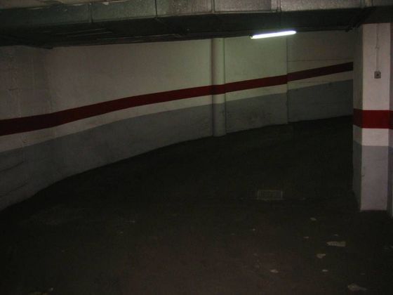 Foto 2 de Garaje en venta en Ensanche - Diputación de 28 m²