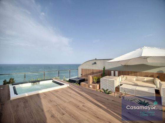 Foto 1 de Piso en alquiler en Cabo de las Huertas de 1 habitación con terraza y piscina