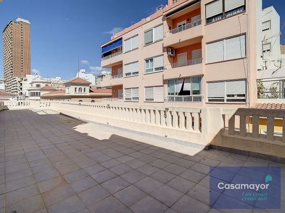 Foto 2 de Venta de ático en Centro - Alicante de 4 habitaciones con terraza y balcón