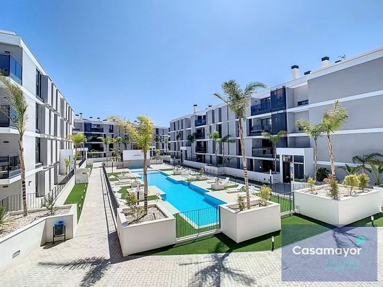 Foto 1 de Alquiler de piso en San Juan de Alicante/Sant Joan d´Alacant de 2 habitaciones con terraza y piscina
