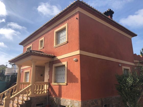 Foto 1 de Xalet en venda a calle Portugal de 3 habitacions amb terrassa i jardí