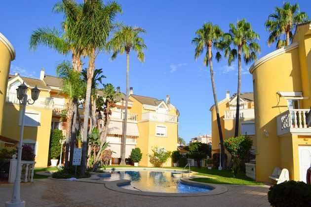 Foto 1 de Casa en venda a carretera De Les Marines a Dénia de 3 habitacions amb terrassa i piscina