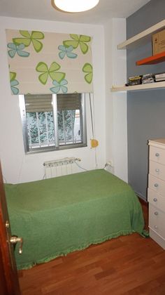 Foto 1 de Venta de piso en Entrevías de 2 habitaciones con terraza y aire acondicionado