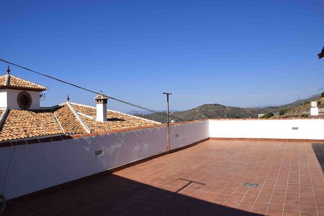 Foto 1 de Venta de chalet en Cómpeta de 4 habitaciones con terraza y garaje