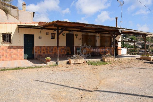 Foto 2 de Casa rural en venta en Benajarafe – Almayate de 2 habitaciones con terraza y piscina