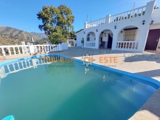Foto 1 de Casa rural en venda a Torrox Pueblo de 3 habitacions amb terrassa i piscina