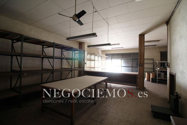Foto 1 de Local en venda a La Petxina de 400 m²