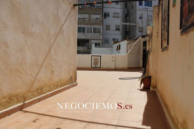 Foto 1 de Piso en alquiler en La Petxina de 7 habitaciones con terraza y balcón