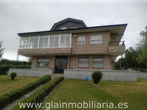 Foto 1 de Venta de chalet en Cañiza (A) de 3 habitaciones con terraza y jardín