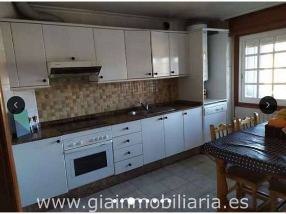 Foto 2 de Casa en venda a calle El Cerquido de 7 habitacions amb terrassa i garatge