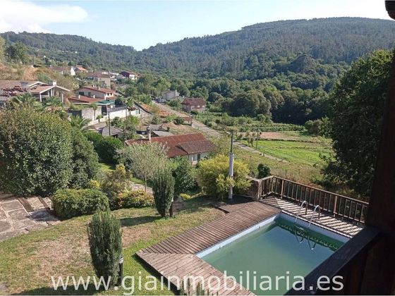 Foto 2 de Chalet en venta en Mondariz-Balneario de 4 habitaciones con terraza y piscina