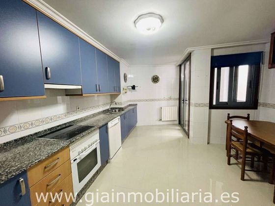 Foto 2 de Pis en venda a Porriño (O) de 3 habitacions amb garatge i calefacció