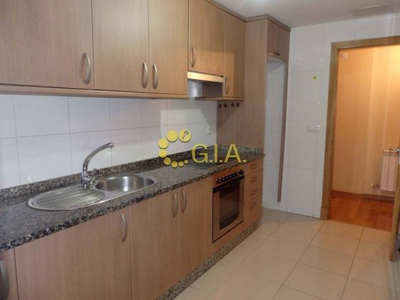 Foto 2 de Pis en venda a calle Xogo Da Ola de 2 habitacions amb terrassa i garatge