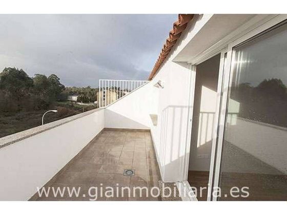 Foto 2 de Àtic en venda a calle Rosalía de Castro de 2 habitacions amb terrassa i garatge