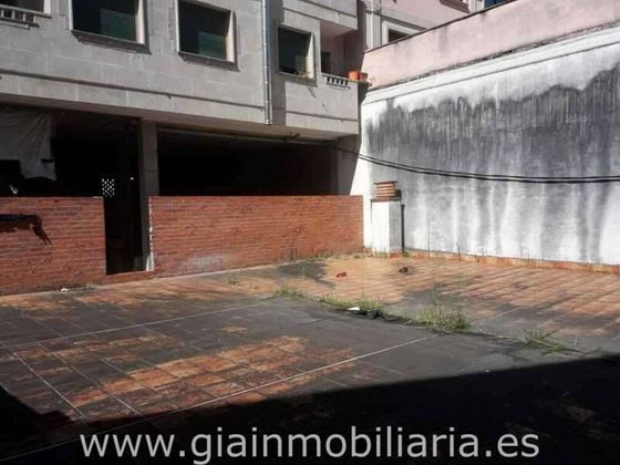 Foto 2 de Local en venda a calle Castelao amb garatge i calefacció